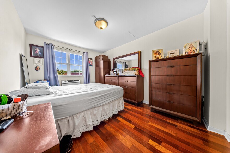 More Photos Of 3530 10th St, Astoria Apartments For Sale