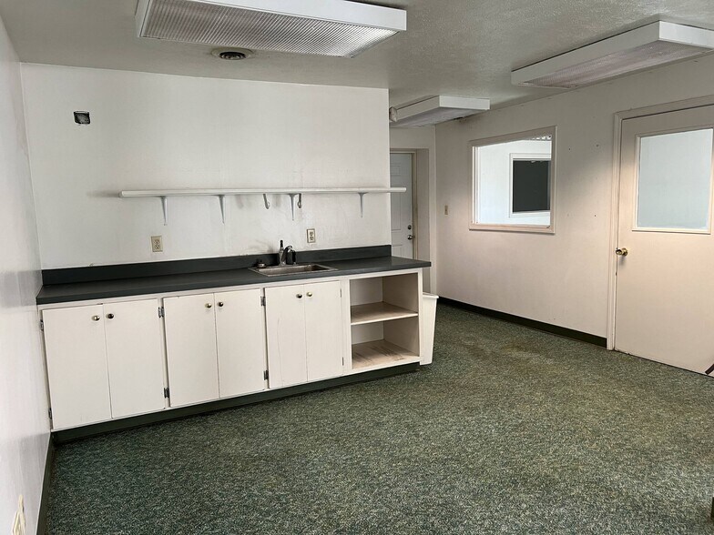 More Photos Of 603-615 E Jefferson St, Plymouth Office For Sale