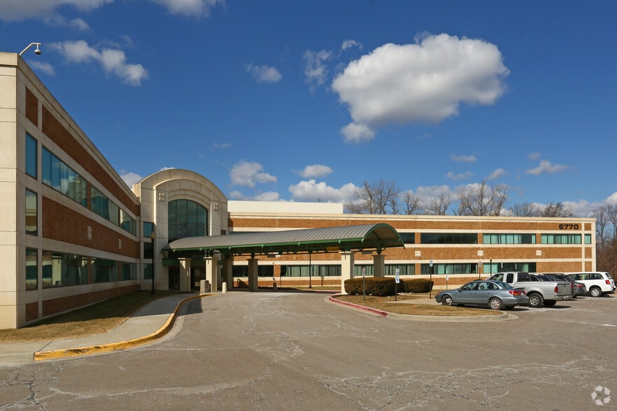 More Photos Of 6770 Dixie Hwy, Clarkston Medical For Lease