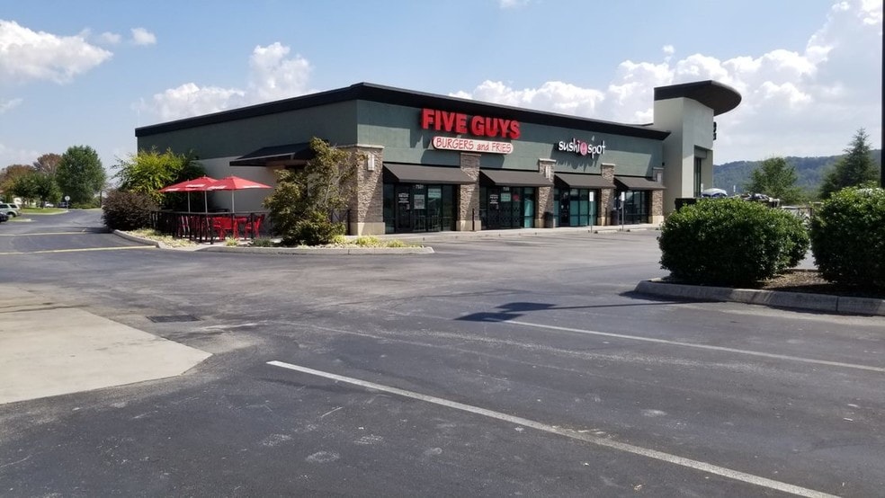More Photos Of 7531-7569 Barnett Way, Powell General Retail For Lease
