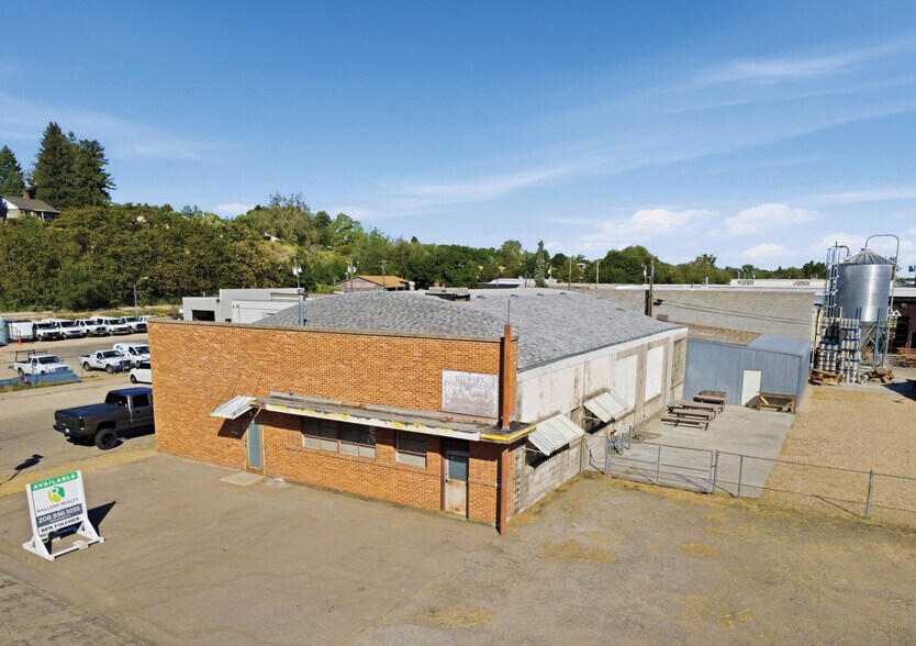 Primary Photo Of 112 W 32nd St, Garden City Freestanding For Lease