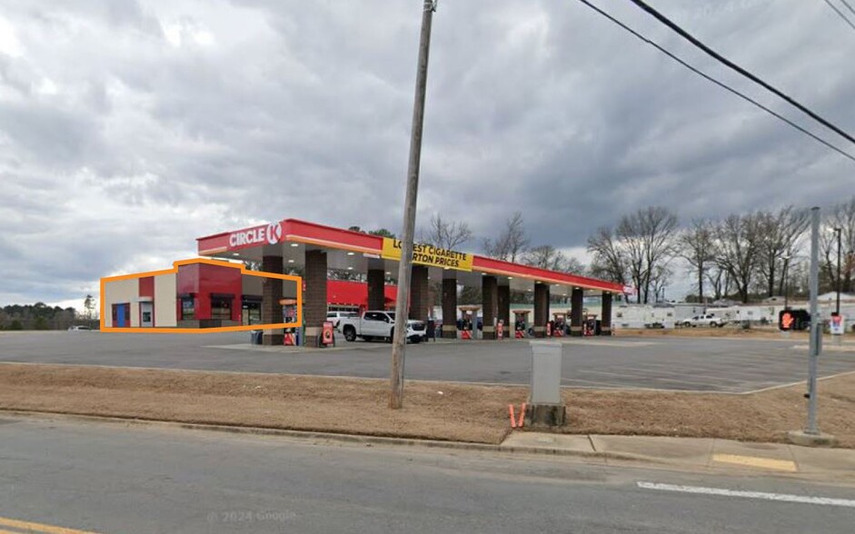 Primary Photo Of 3005A Pine St, Arkadelphia Convenience Store For Lease