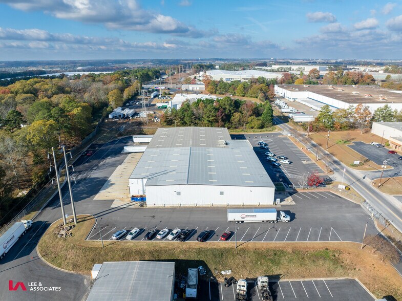 More Photos Of 309 Cash Memorial Blvd, Forest Park Distribution For Lease