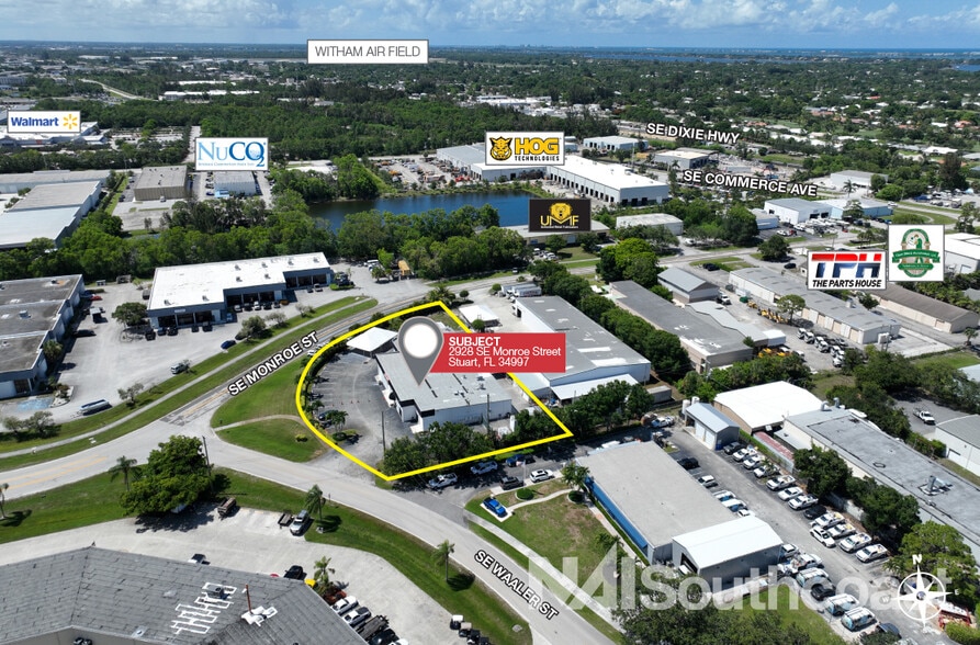 More Photos Of 2928-2934 SE Monroe St, Stuart Warehouse For Lease