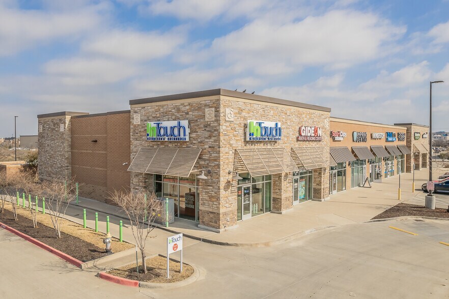 More Photos Of 4940 W University Dr, Prosper Bank For Lease