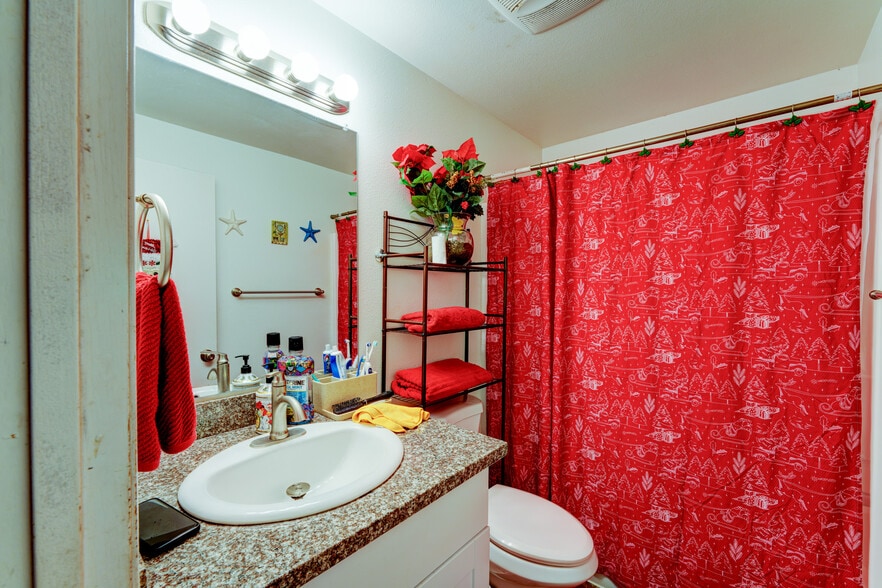 More Photos Of 16405 E Burnside St, Portland Apartments For Sale