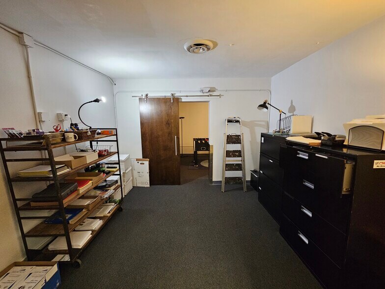 More Photos Of 514 Flat Shoals Ave, Atlanta Bank For Lease