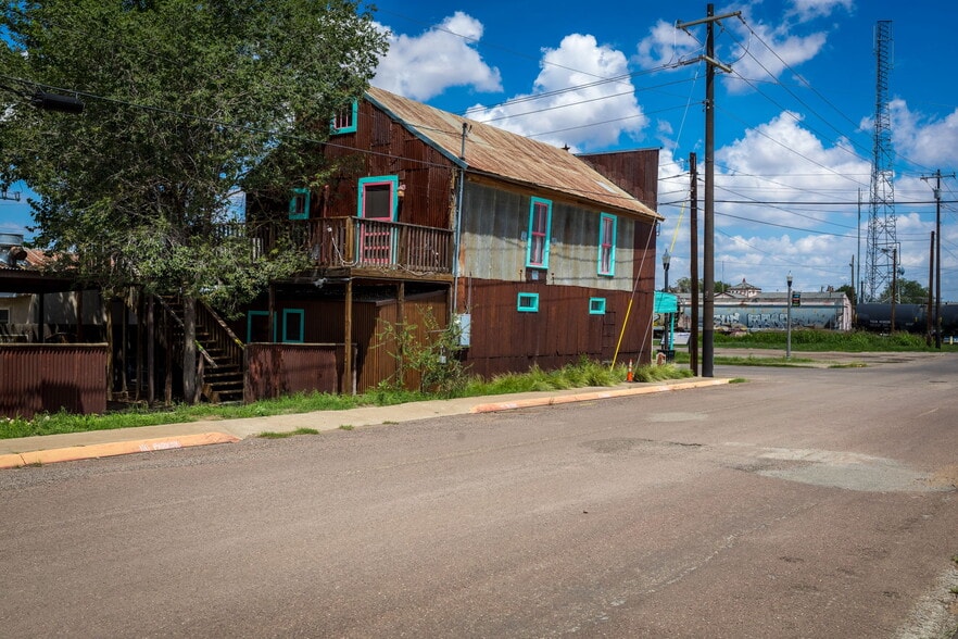 More Photos Of 100 W Murphy St, Alpine General Retail For Sale