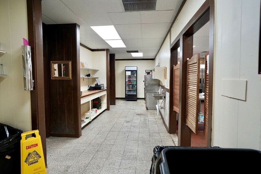 More Photos Of 206 NW 4th St, Big Spring Restaurant For Sale