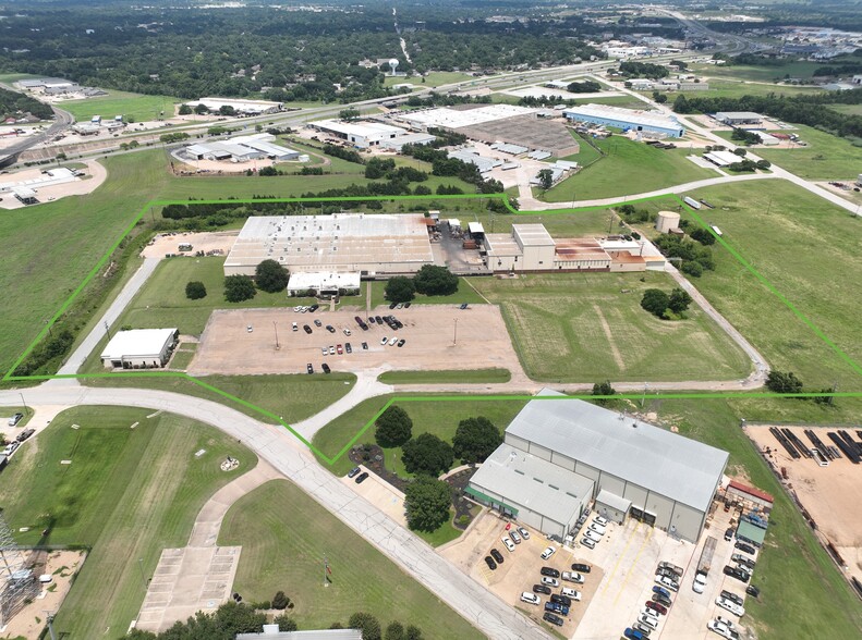 Primary Photo Of 1901 Longwood Dr, Brenham Manufacturing For Sale