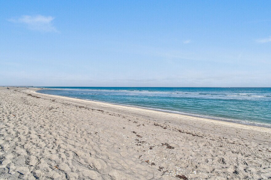 More Photos Of 444 Zephyr Way, Juno Beach Multifamily For Sale