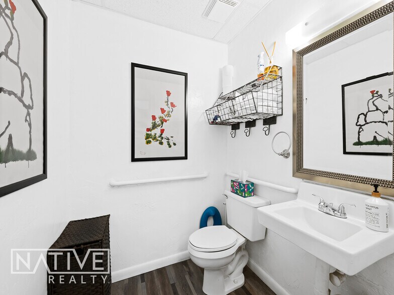 More Photos Of , Deerfield Beach General Retail For Sale