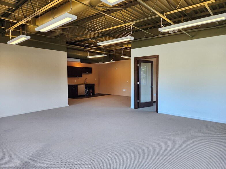 More Photos Of 12801 NE 85th St, Kirkland Office Residential For Lease