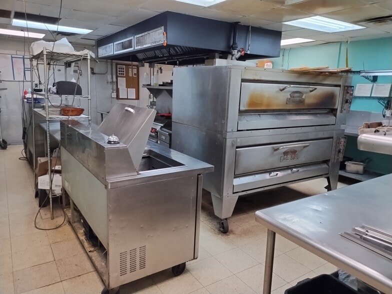 More Photos Of 600 W King St, Hillsborough Restaurant For Lease