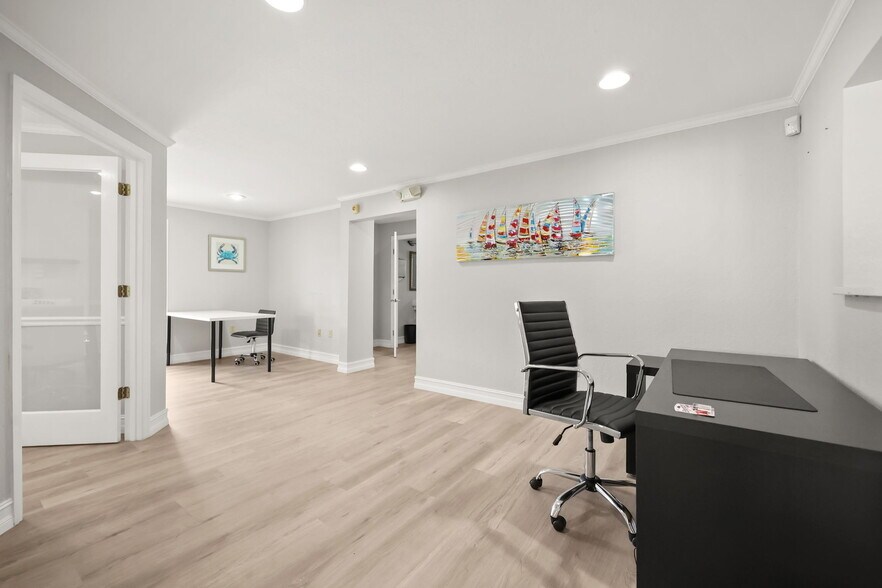 More Photos Of 104 S Clyde Ave, Kissimmee Office For Sale