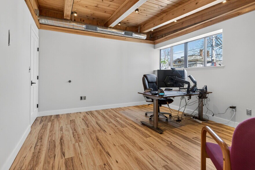 More Photos Of 1 Harris St, Newburyport Medical For Lease