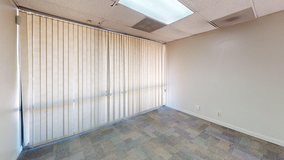 More Photos Of 13722 S Harvard Pl, Gardena Industrial For Lease