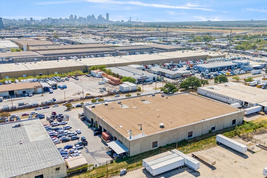 More Photos Of 5127-5131 Mercantile Row, Dallas Warehouse For Lease