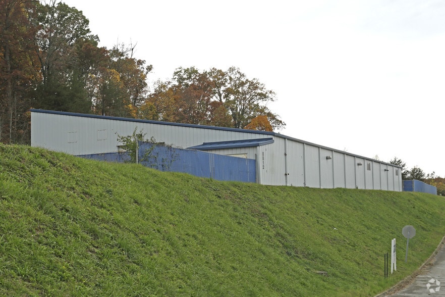 More Photos Of 8812 Kingston Pike, Knoxville Warehouse For Lease