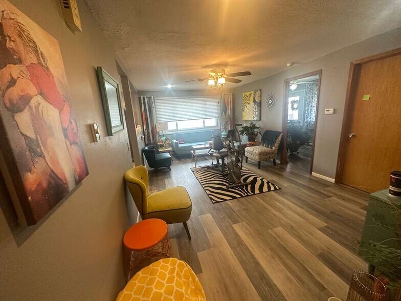 More Photos Of 810 E US Hwy 275, Ewing Hotel For Sale