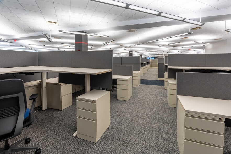 More Photos Of 5001 Meadowland Pky, Marion Office For Sale
