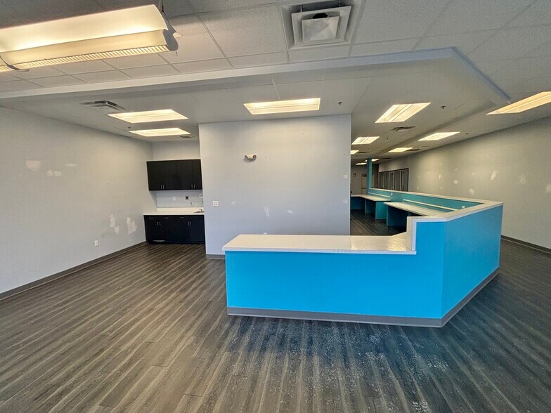 More Photos Of 3252 Ginger Creek Dr, Springfield Storefront Retail Office For Lease