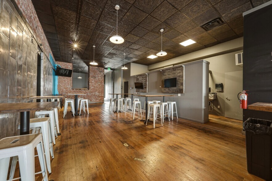 More Photos Of 214-226 E Main st, Walla Walla General Retail For Sale