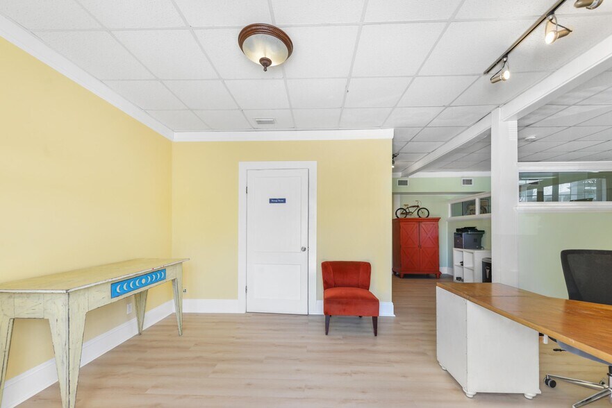 More Photos Of 828 White St, Key West Office For Lease