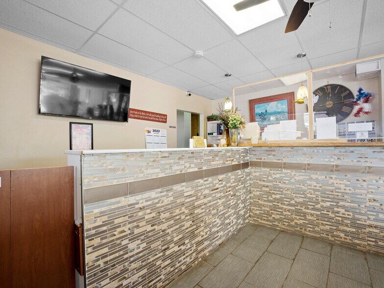 More Photos Of 145 S Main St, Richfield Hotel For Sale