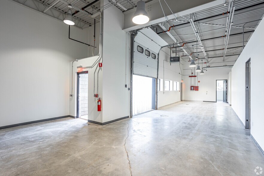 More Photos Of 77 Rowe St, Newton Warehouse For Lease