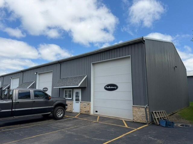 More Photos Of 14611 W Edison Dr, New Lenox Warehouse For Lease
