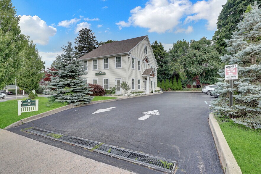 Primary Photo Of 907 Main St, Port Jefferson Office For Lease