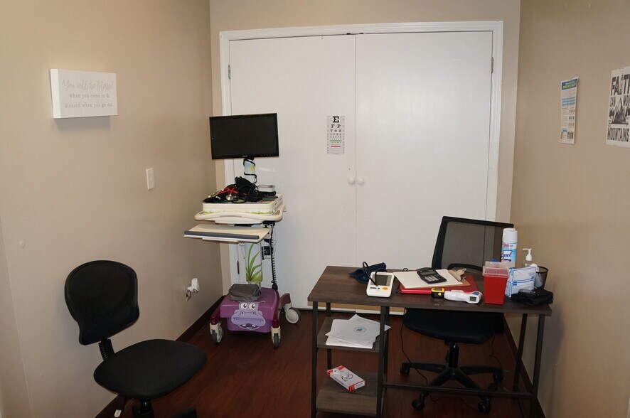 More Photos Of 1011-1025 W Fort Williams St, Sylacauga Office For Lease