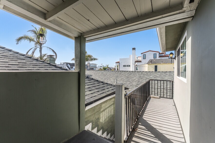 More Photos Of 126 E Balboa Blvd, Newport Beach Multifamily For Sale