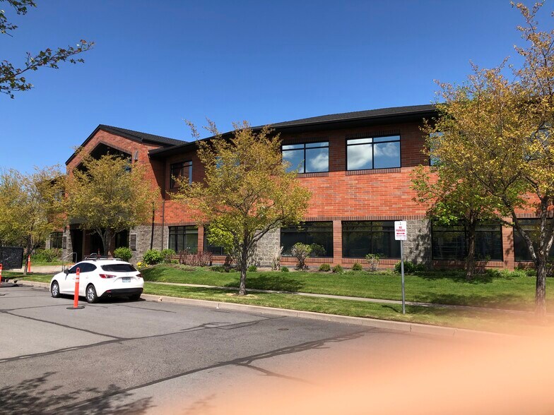 More Photos Of 320 SW Upper Terrace Dr, Bend Office For Lease