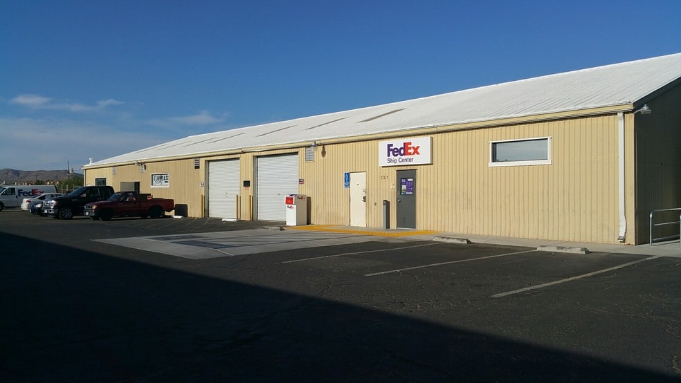 More Photos Of 735-737 W Ridgecrest Blvd, Ridgecrest Warehouse For Lease