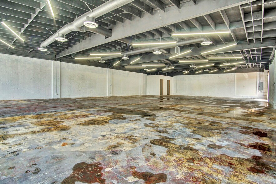 More Photos Of 13329 Sherman Way, North Hollywood Auto Repair For Sale