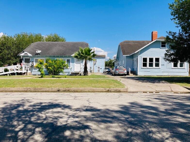 Primary Photo Of 201 E Washington Ave, Harlingen Apartments For Sale