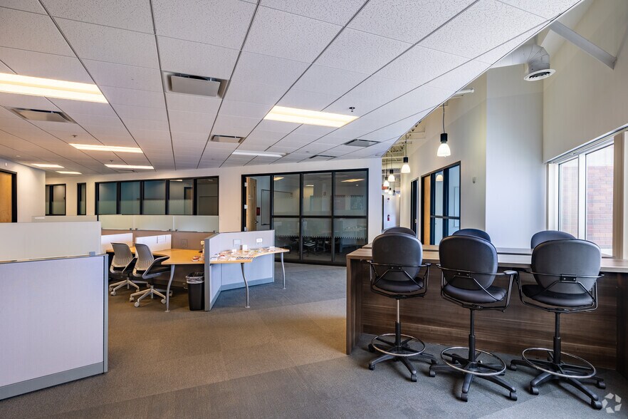 More Photos Of 314 Littleton Rd, Westford Office For Sale