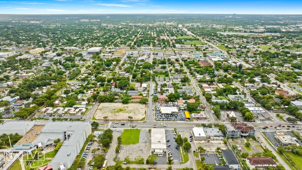 More Photos Of 2111 N Federal Hwy, Hollywood Freestanding For Lease