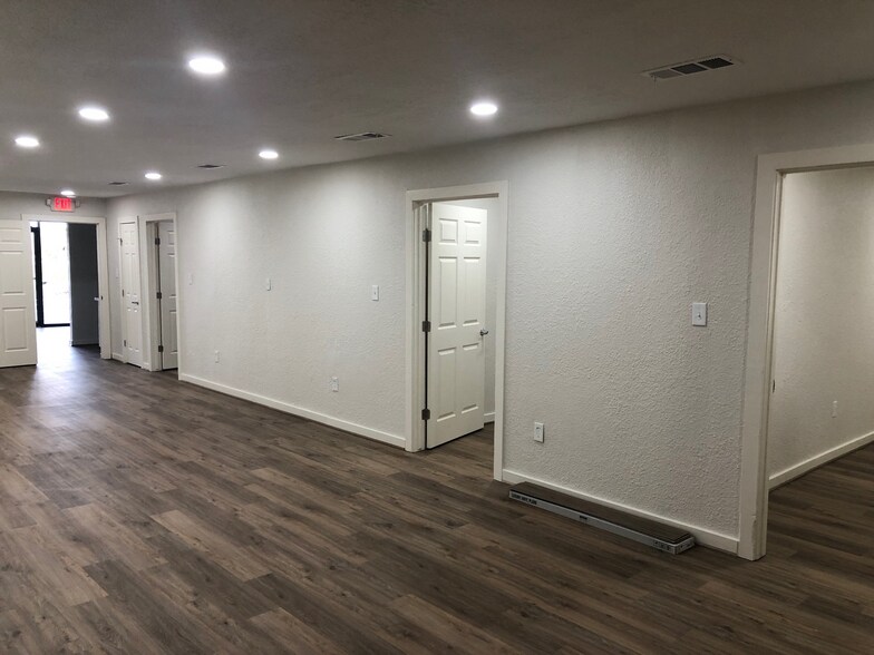 More Photos Of 1801 E Loop 336, Conroe Warehouse For Lease