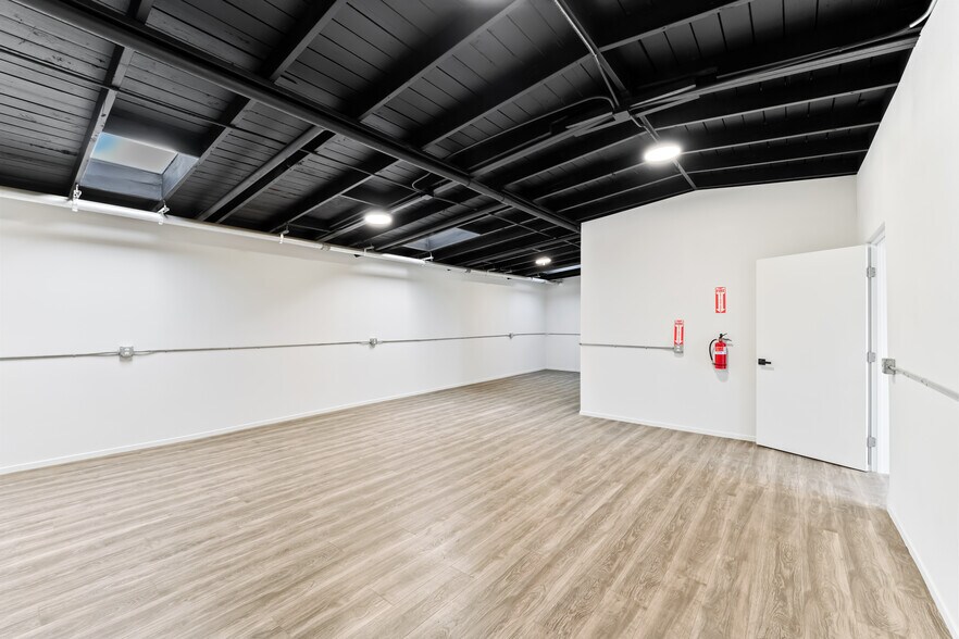 More Photos Of 1450 Cota Ave, Long Beach Industrial For Sale