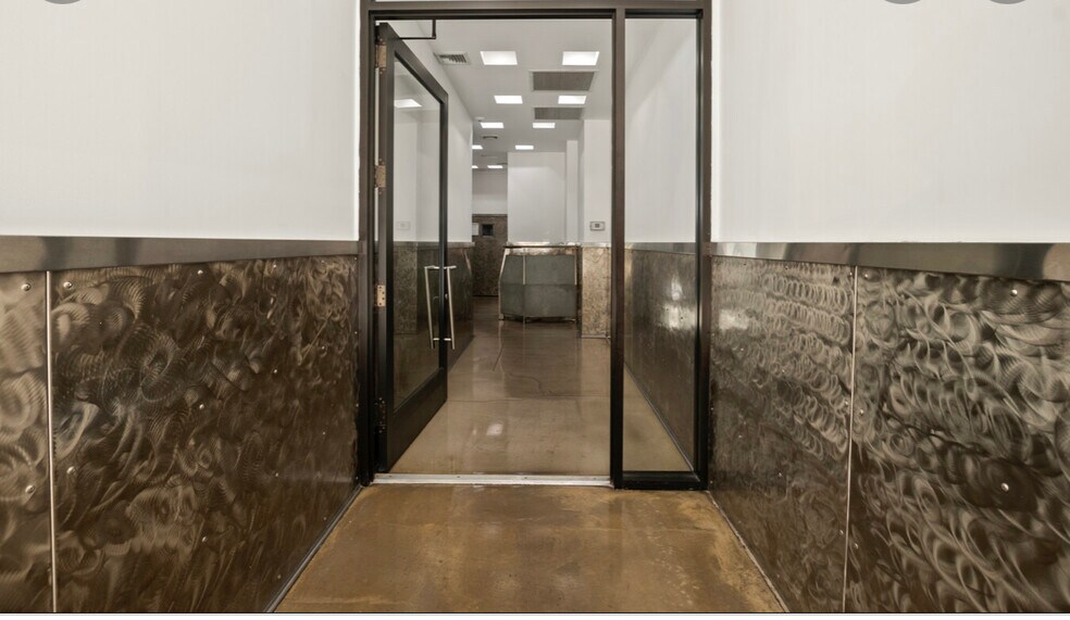 More Photos Of 8 E 41st St, New York Loft Creative Space For Lease