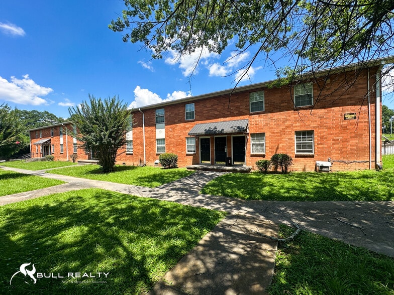 More Photos Of 2099 Martin Luther King Dr, Atlanta Apartments For Sale