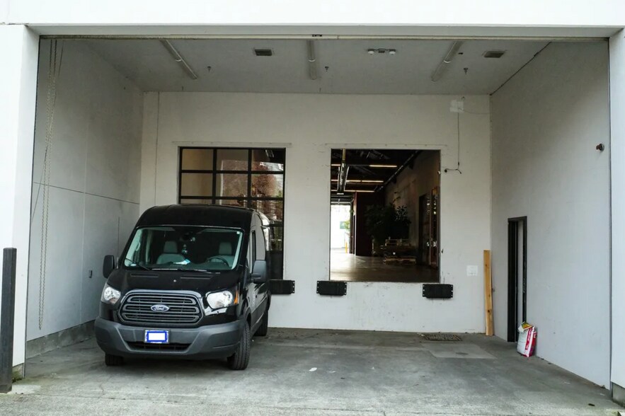 More Photos Of 2117 NE Oregon St, Portland Showroom For Lease