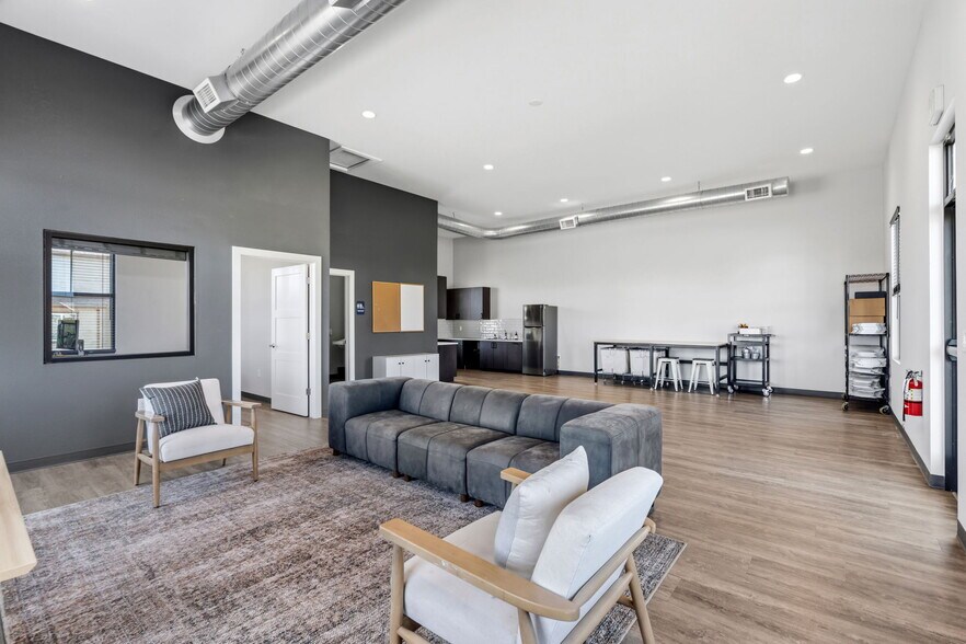 More Photos Of 1918 Jessup Dr, Fort Collins Flex For Lease