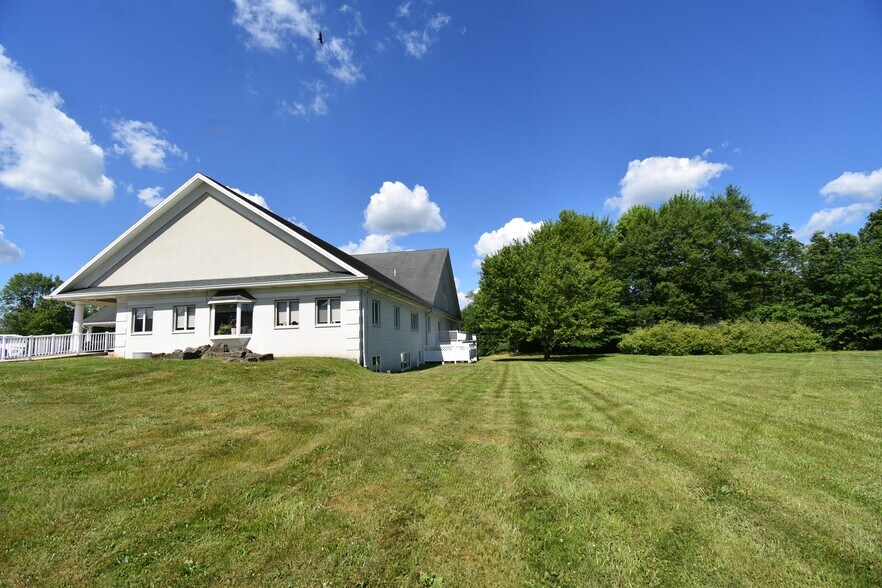 More Photos Of 972 Youngstown Kingsville Rd, Vienna Office For Sale