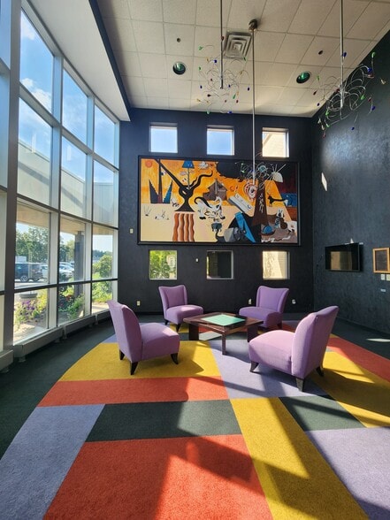 More Photos Of 750 2nd St NE, Hopkins Light Distribution For Lease