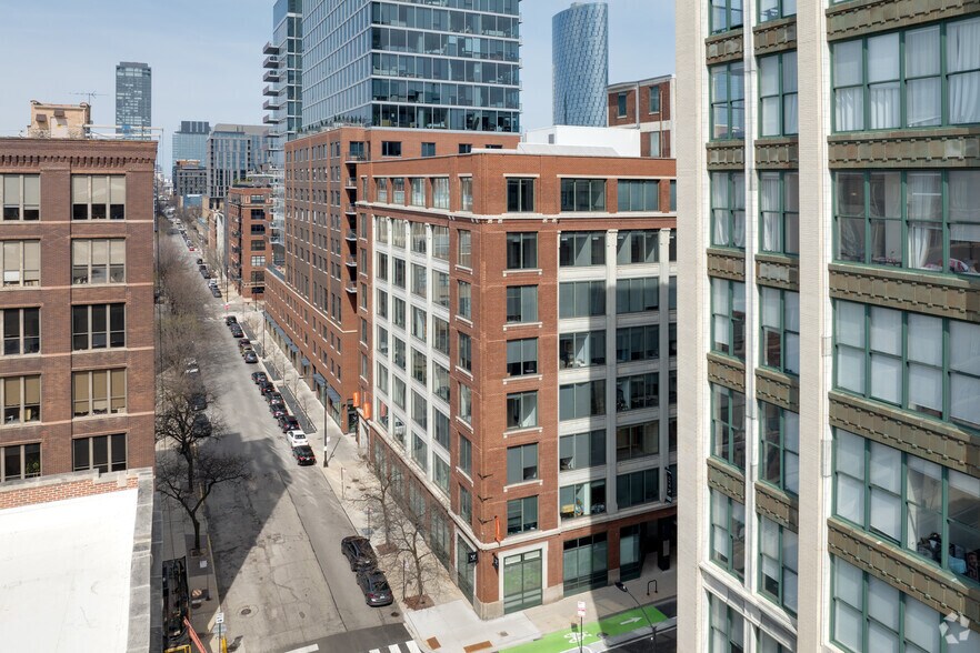 More Photos Of 850 W Jackson Blvd, Chicago Office For Lease