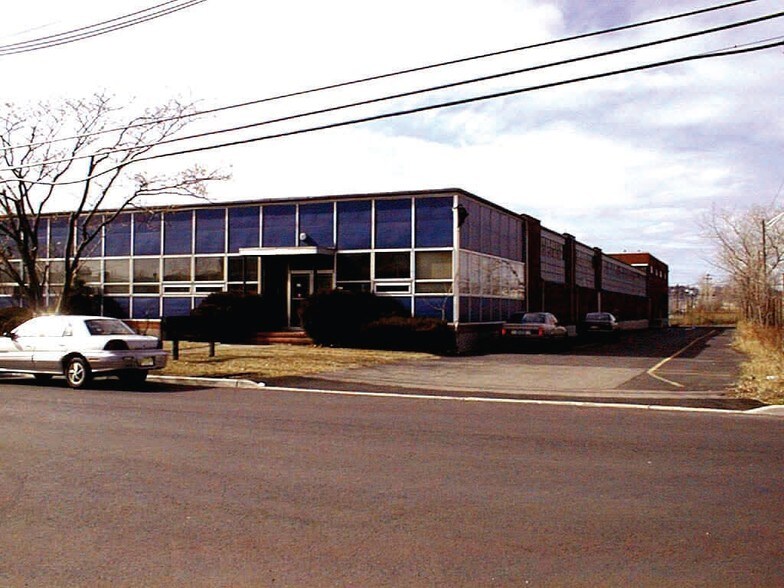 More Photos Of 610 Commercial Ave, Carlstadt Manufacturing For Lease